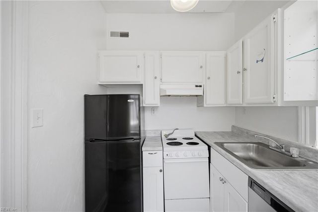367 Middle ST, Portsmouth, VA 23704