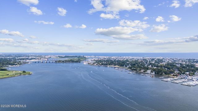 909 River Oaks Lane, Point Pleasant, NJ 08742