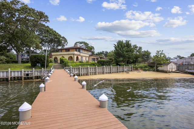 909 River Oaks Lane, Point Pleasant, NJ 08742