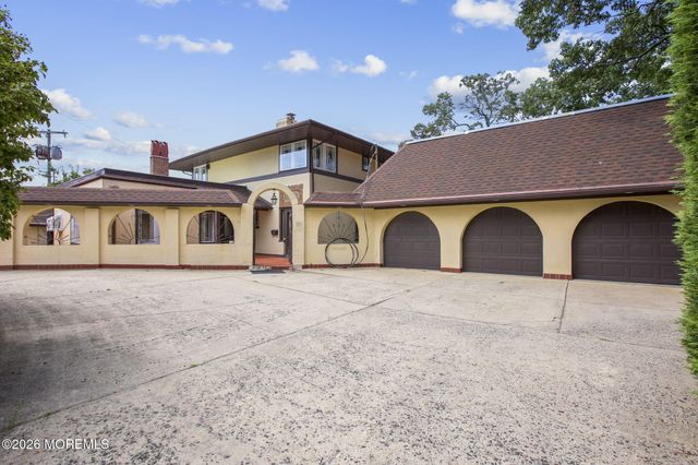 909 River Oaks Lane, Point Pleasant, NJ 08742
