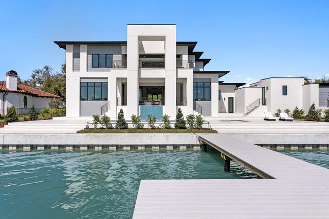 500 BARCELONA DRIVE, St Petersburg, FL 33715