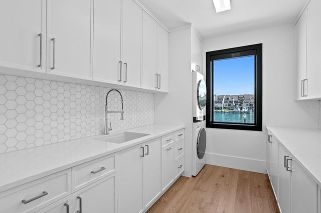 500 BARCELONA DRIVE, St Petersburg, FL 33715