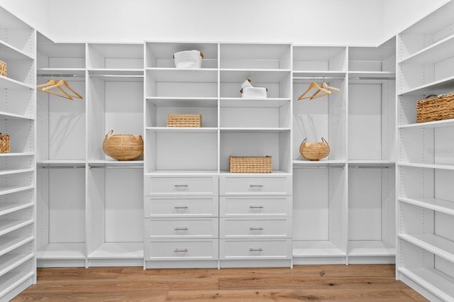 500 BARCELONA DRIVE, St Petersburg, FL 33715