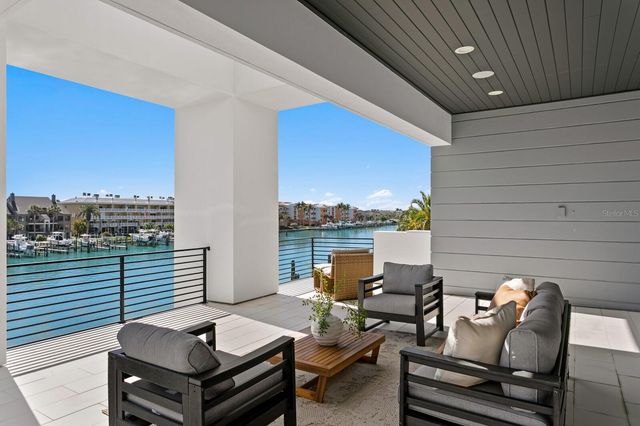 500 BARCELONA DRIVE, St Petersburg, FL 33715