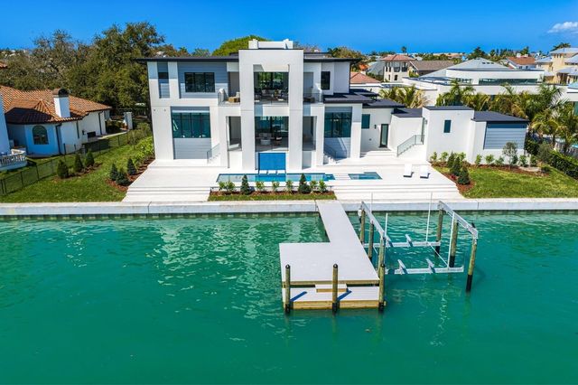 500 BARCELONA DRIVE, St Petersburg, FL 33715