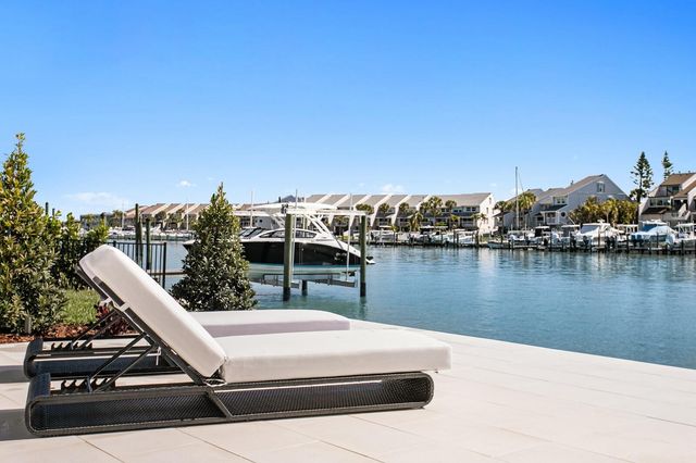 500 BARCELONA DRIVE, St Petersburg, FL 33715