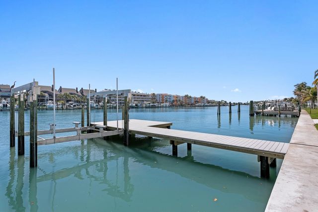 500 BARCELONA DRIVE, St Petersburg, FL 33715