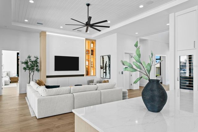 500 BARCELONA DRIVE, St Petersburg, FL 33715