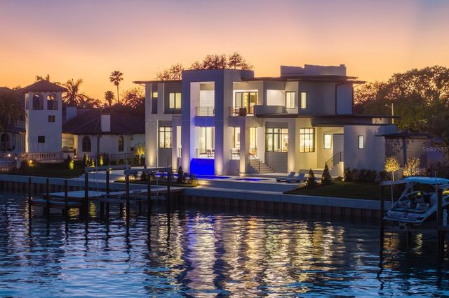 500 BARCELONA DRIVE, St Petersburg, FL 33715