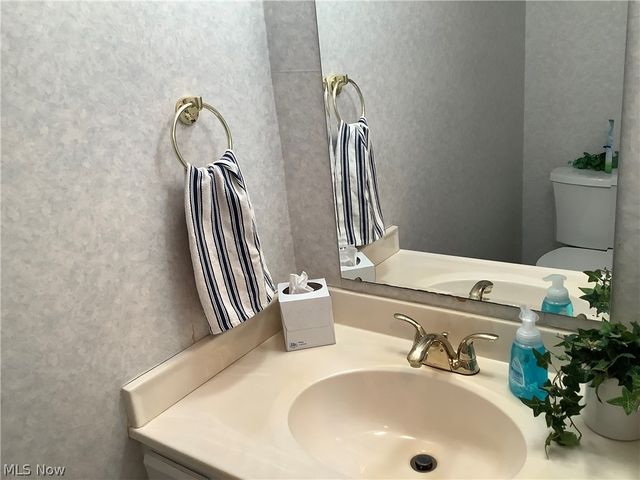 1250 S Sawburg Avenue, Alliance, OH 44601