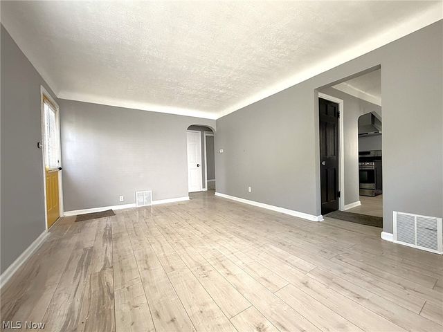 11804 Kensington Avenue, Cleveland, OH 44111