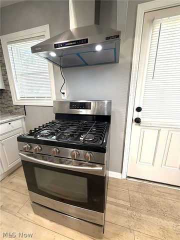 11804 Kensington Avenue, Cleveland, OH 44111