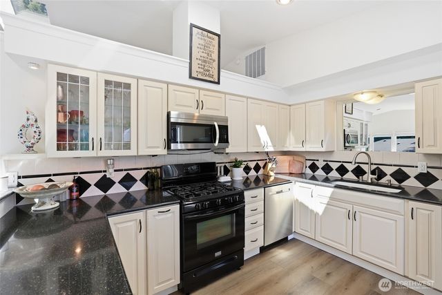 1201 37th Avenue SE, Olympia, WA 98501