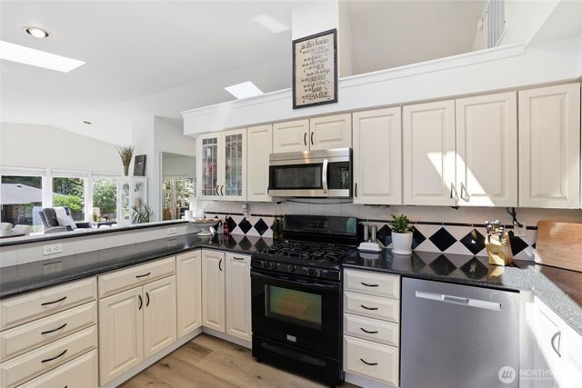1201 37th Avenue SE, Olympia, WA 98501