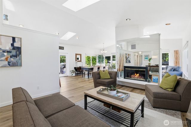 1201 37th Avenue SE, Olympia, WA 98501
