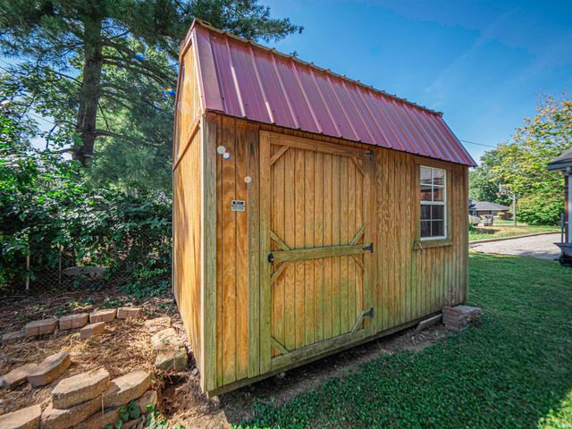 1170 S Stockwell Road, Evansville, IN 47714