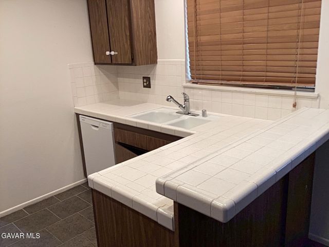 42935 15th Street Unit 6, Lancaster, CA 93534