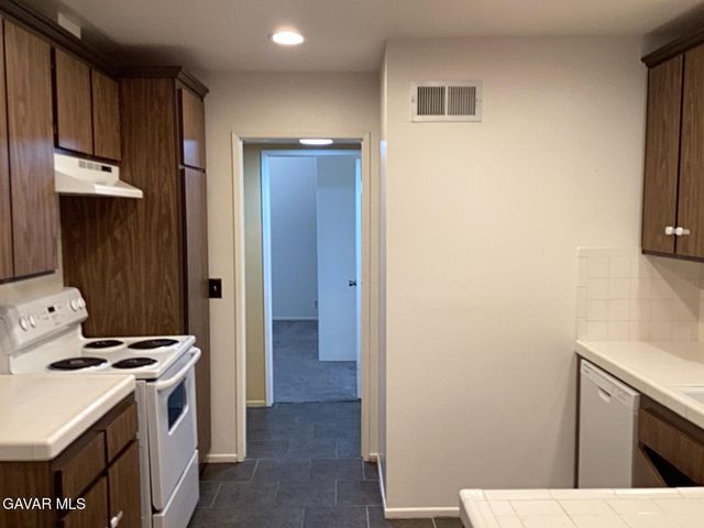 42935 15th Street Unit 6, Lancaster, CA 93534