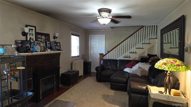 34 Irma Avenue, Port Washington, NY 11050