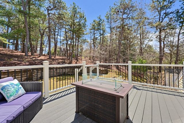 27 Village West Trail, Plymouth, MA 02360