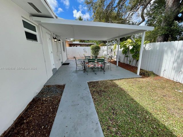 7023 SW 2nd St 7023, Miami, FL 33144