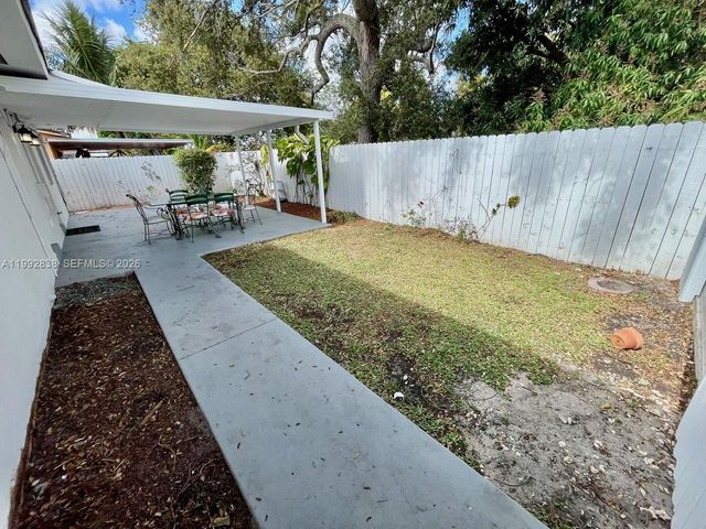 7023 SW 2nd St 7023, Miami, FL 33144