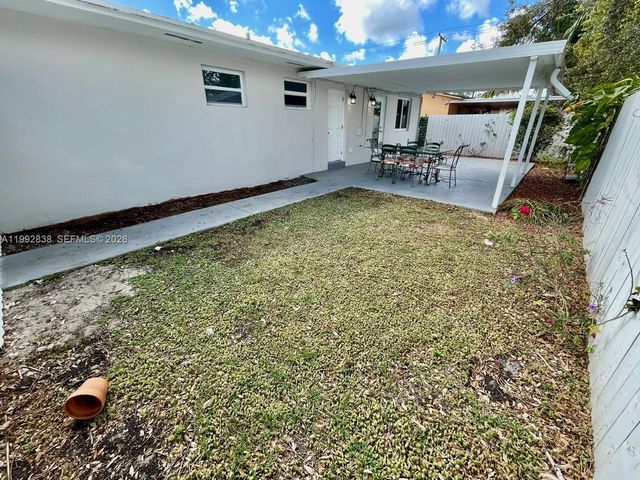 7023 SW 2nd St 7023, Miami, FL 33144