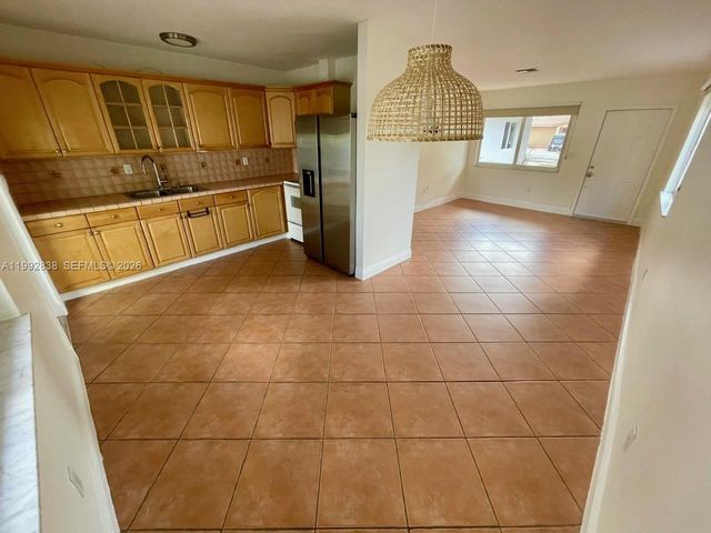 7023 SW 2nd St 7023, Miami, FL 33144