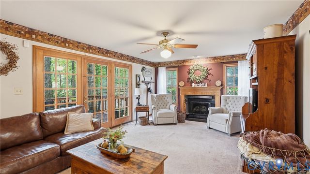 11920 Hickory Creek Dr, Fredericksburg, VA 22407