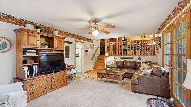 11920 Hickory Creek Dr, Fredericksburg, VA 22407