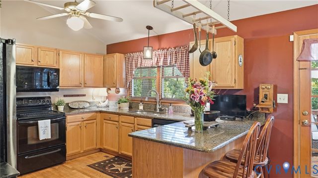 11920 Hickory Creek Dr, Fredericksburg, VA 22407