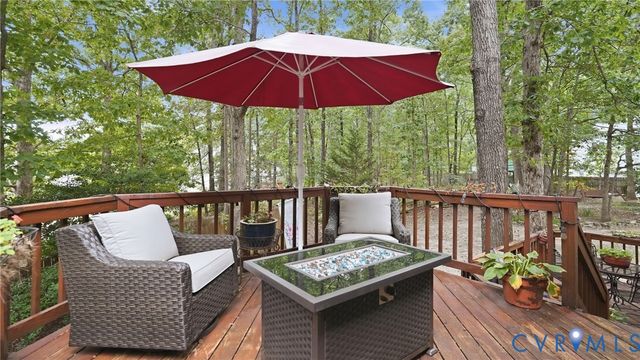 11920 Hickory Creek Dr, Fredericksburg, VA 22407