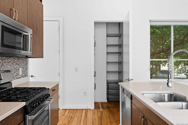 1120 E Quincy, San Antonio, TX 78212