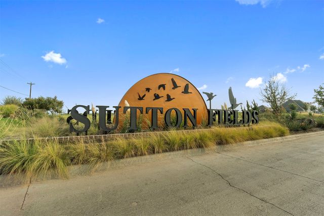 5313 Magallon Lane, Aubrey, TX 76227