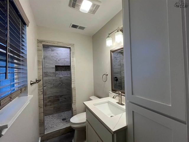 2711 CHASE DRIVE, Wichita Falls, TX 76308