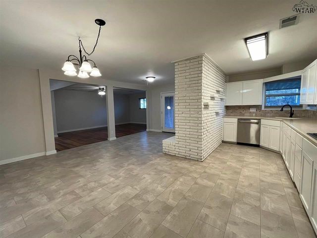 2711 CHASE DRIVE, Wichita Falls, TX 76308