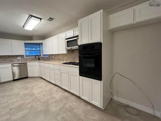 2711 CHASE DRIVE, Wichita Falls, TX 76308