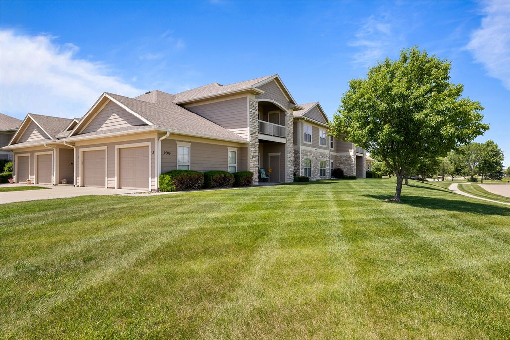 2606 NE Oak Drive 4, Ankeny, IA 50021