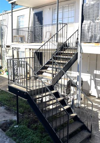 8200 Broadway Street 806 S, Houston, TX 77061