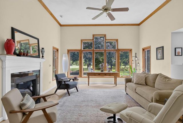 109 OLD ORCHARD LANE, Neenah, WI 54956
