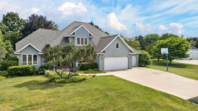 109 OLD ORCHARD LANE, Neenah, WI 54956