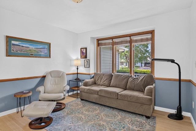 109 OLD ORCHARD LANE, Neenah, WI 54956