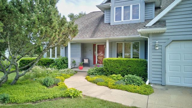 109 OLD ORCHARD LANE, Neenah, WI 54956