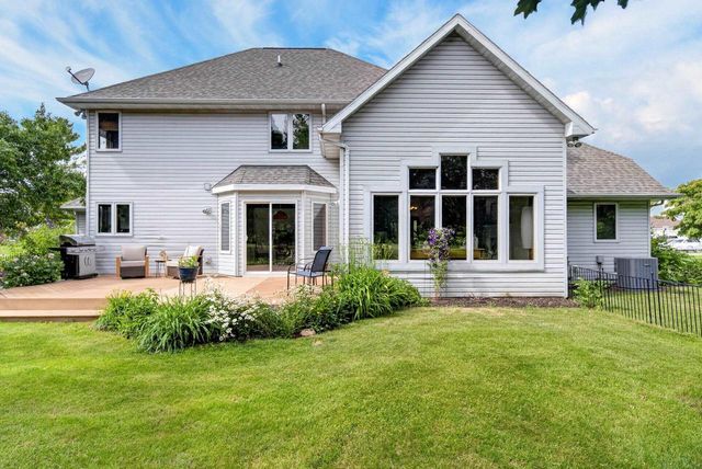 109 OLD ORCHARD LANE, Neenah, WI 54956