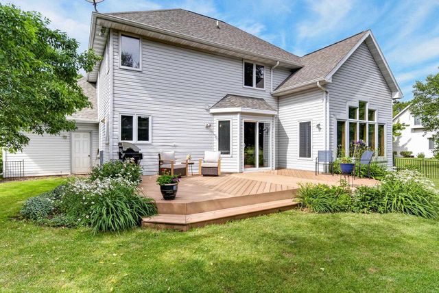 109 OLD ORCHARD LANE, Neenah, WI 54956