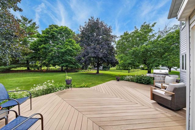 109 OLD ORCHARD LANE, Neenah, WI 54956