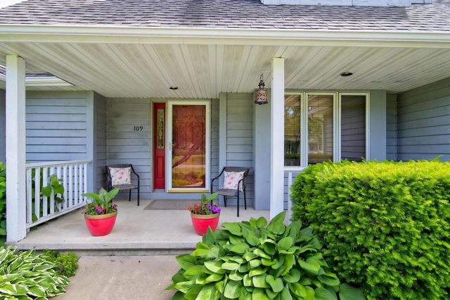 109 OLD ORCHARD LANE, Neenah, WI 54956