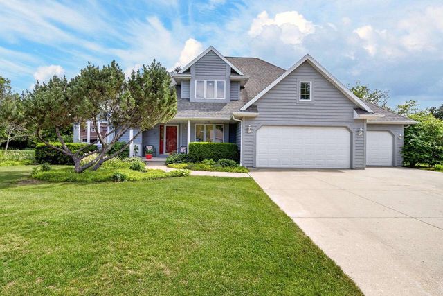 109 OLD ORCHARD LANE, Neenah, WI 54956