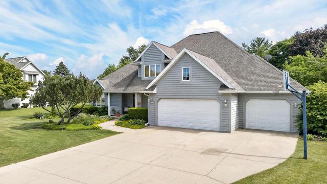 109 OLD ORCHARD LANE, Neenah, WI 54956
