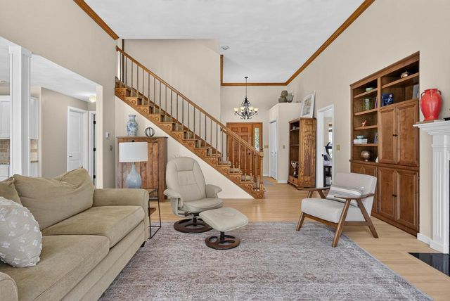 109 OLD ORCHARD LANE, Neenah, WI 54956